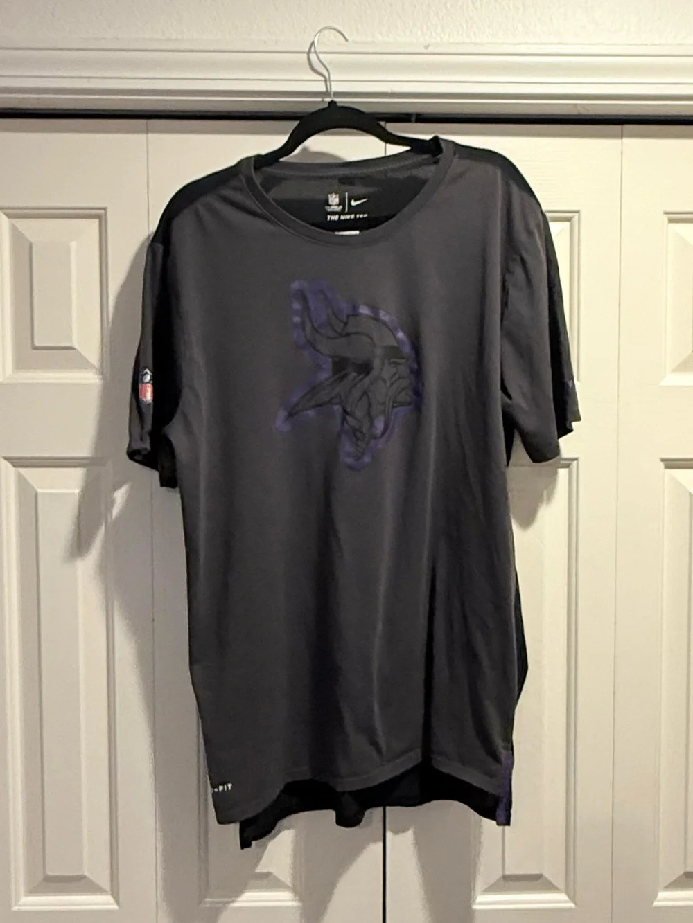 Nike Men’s Dark Gray Minnesota Vikings Logo Short Sleeve Shirt #0090
